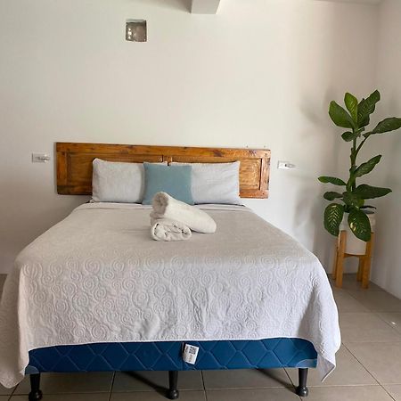 Hotel El Chirris Tzanjay San Juan La Laguna Esterno foto