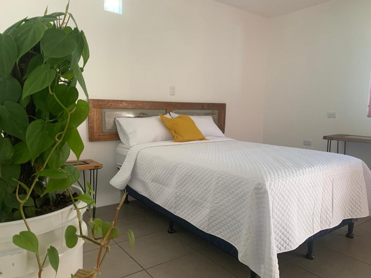 Hotel El Chirris Tzanjay San Juan La Laguna Esterno foto
