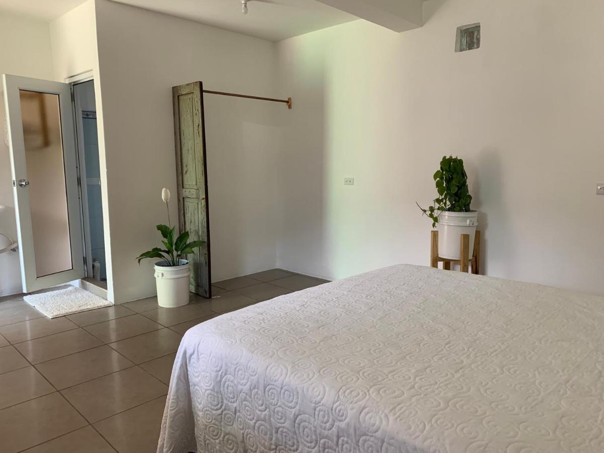 Hotel El Chirris Tzanjay San Juan La Laguna Esterno foto