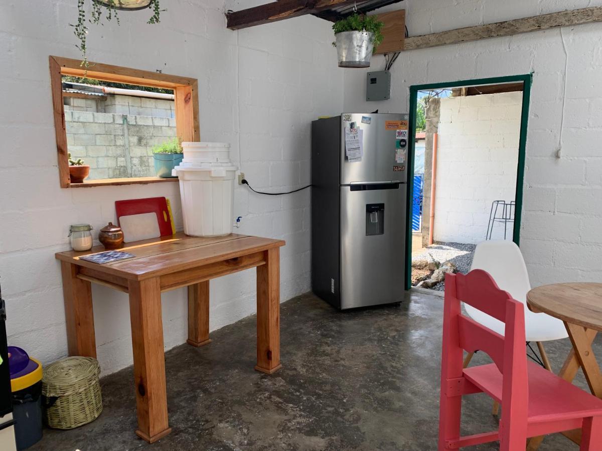 Hotel El Chirris Tzanjay San Juan La Laguna Esterno foto